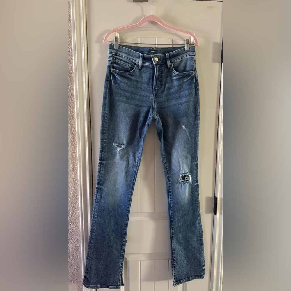 EXPRESS mid rise medium wash hyper sculpt skyscraper jeans